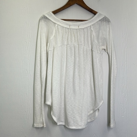 Free People - We The Free Must Have White 3 Button Waffle Knit Top Size Small - Picture 11 of 11